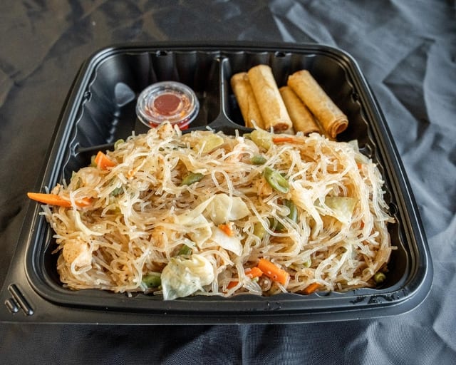 ~ Pancit + Lumpia Combo ~.